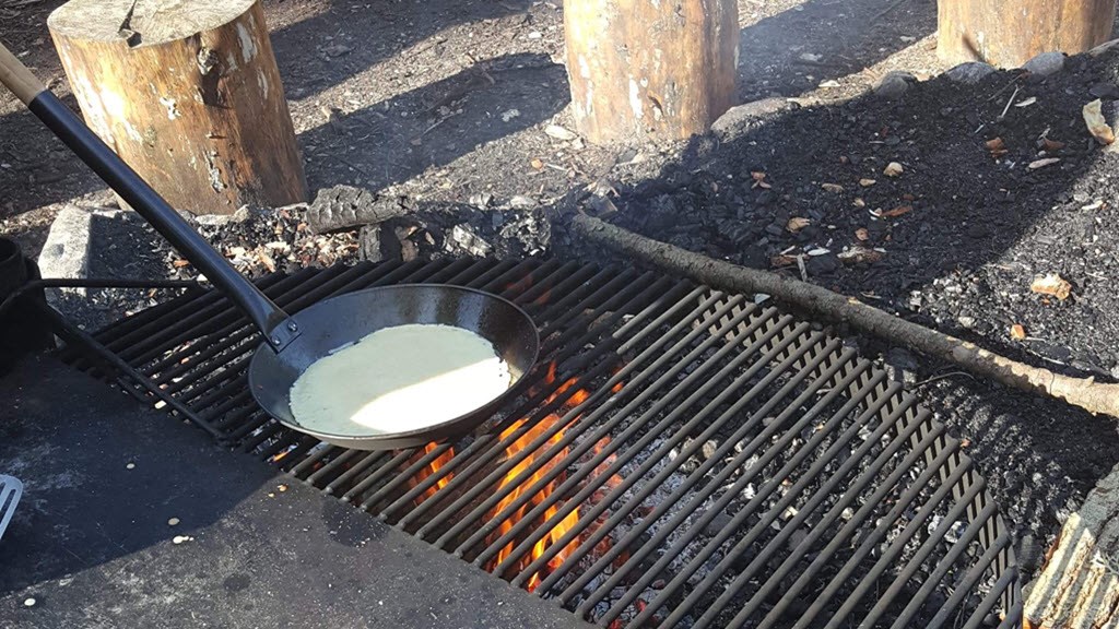 Pandekager ved Skovhytten