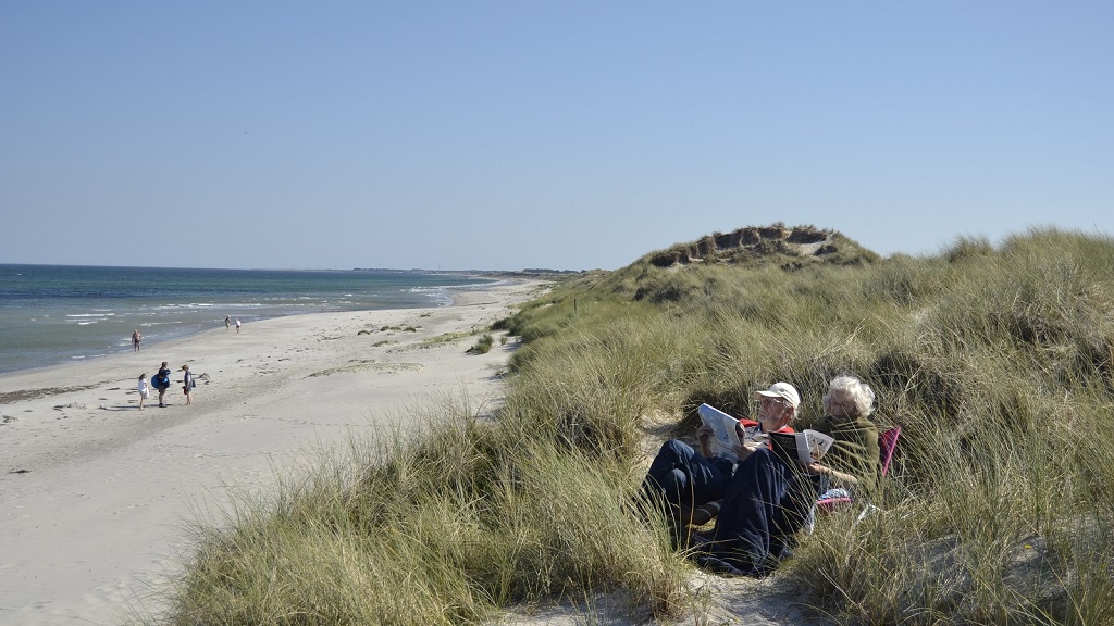 Hvide Bakker på Læsøs nordkyst passeres på turen mellem Vesterø og Østerby