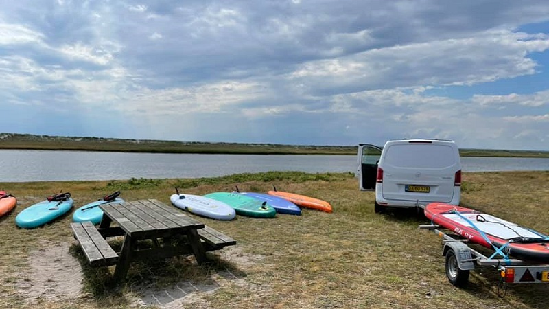 Læsø Eventyr lejer SUP-boards ud på hele Læsø