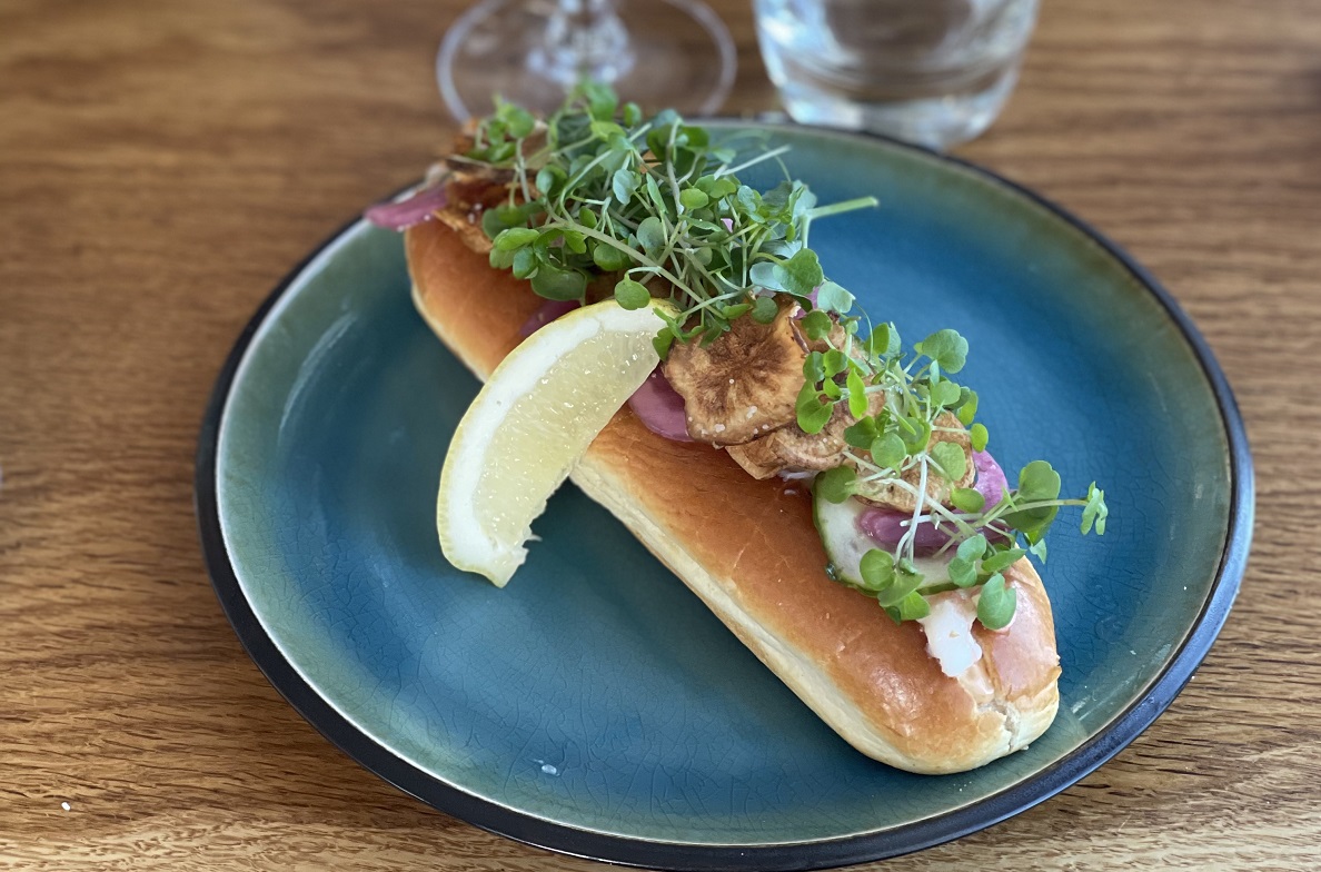 Jomfruhummer-hotdog fra Havnebakken