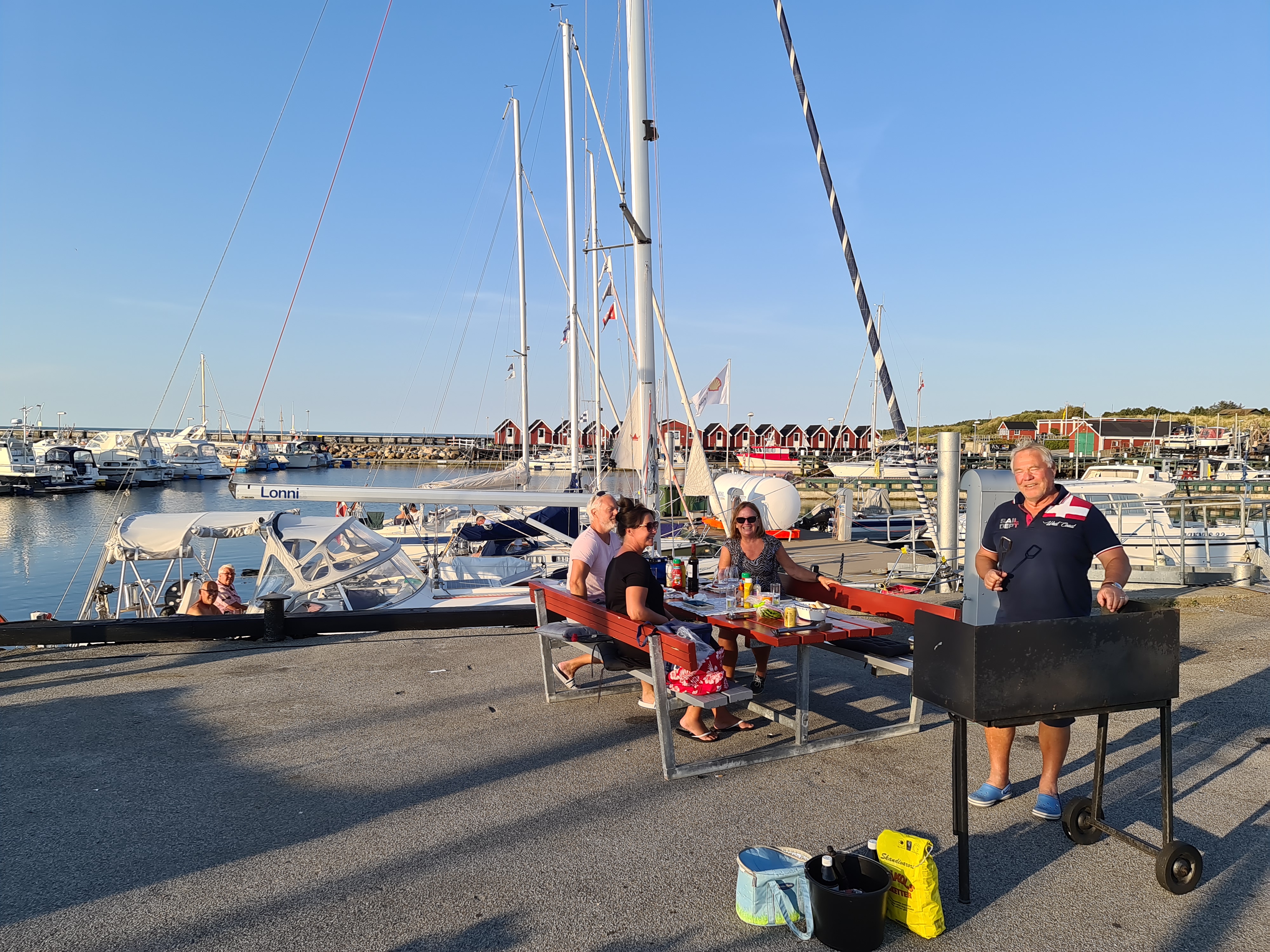 Vesterø Havn - hygge på kajen