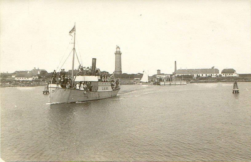 Læsødamperen på vej fra Hirshollmene