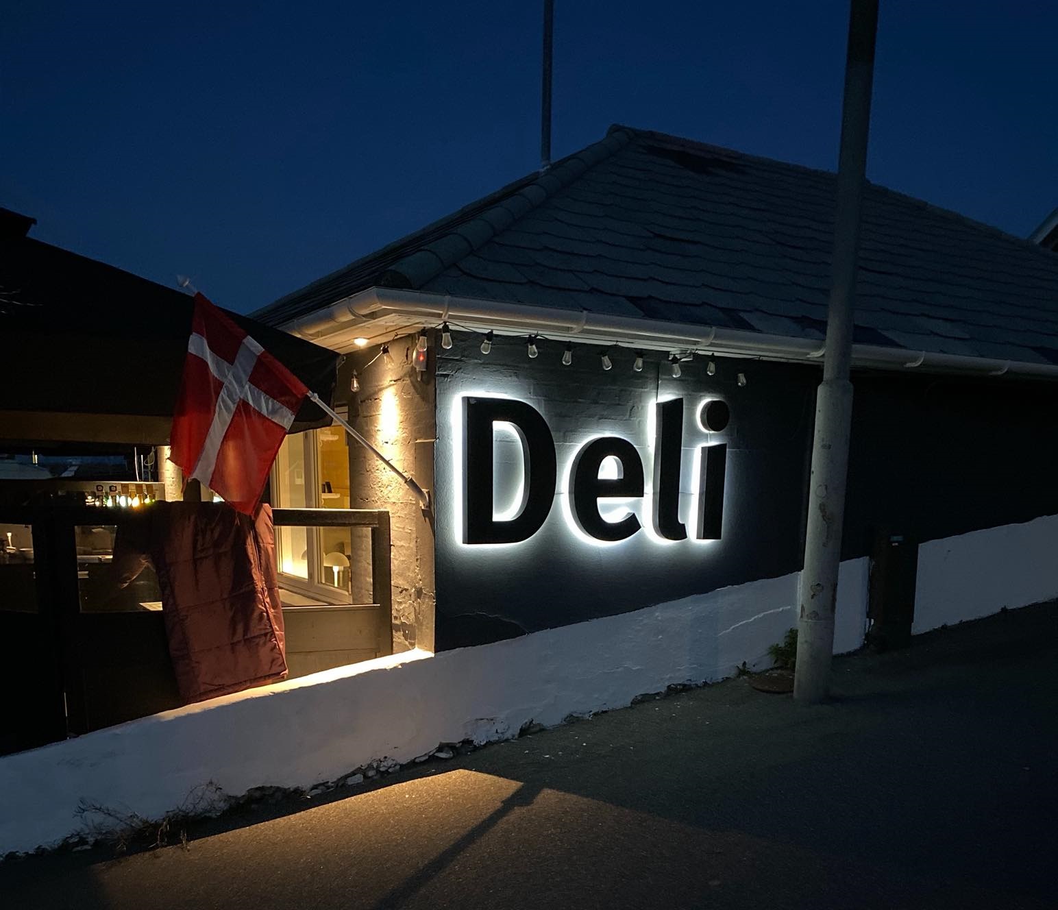 Den lille Deli, Lys i Mørket 2025, Læsø